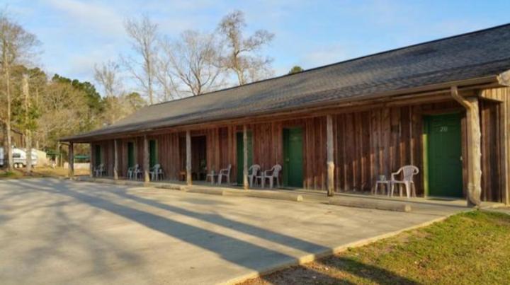 Whispering Creek Lodging & Rv Resort Newton Exterior foto