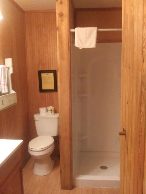 Whispering Creek Lodging & Rv Resort Newton Exterior foto